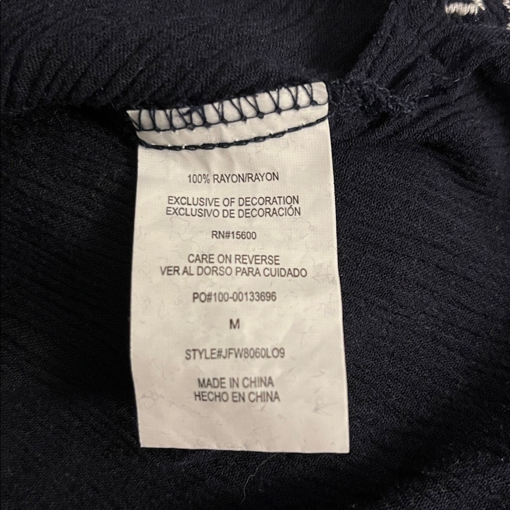 Market & Spruce long sleeved navy blue top with embroidery. Size Medium. - Picture 8 of 8